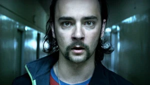 Mariusz Ostrowski przypomina w "Jestem twój" Dave'a Gahana