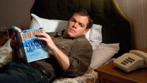 Matt Damon w scenie z filmu "Medium"