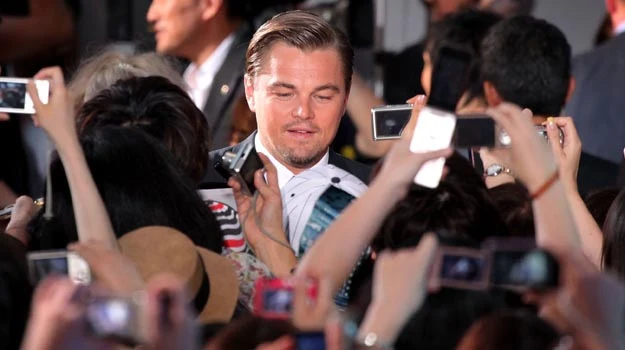 Już po strachu... DiCaprio rozdaje autografy - fot.Kiyoshi Ota Już po strachu... DiCaprio rozdaje autografy - fot.Kiyoshi Ota