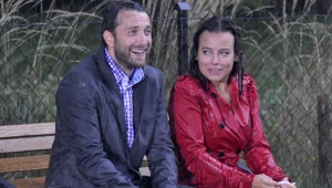 Filip Bobek i Anna Mucha na planie serialu "Prosto w serce" / fot. Gałązka