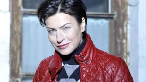 Danuta Stenka jako detektyw Anna Oster na planie w serialu "Instynkt"