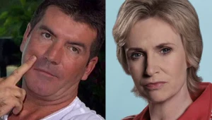 Jane Lynch twierdzi, że wzoruje się na Simonie Cowellu, kreując Sue Sylvester
