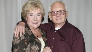 Czy Lucek (Witold Pyrkosz) pogodzi się z Basią (Teresa Lipowska) / fot. Paweł Wrzecion