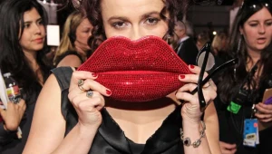 "Uwielbiam się przebierać" - przyznaje ekstrawagancka aktorka - fot. Christopher Polk