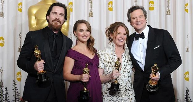 Christian Bale, Natalie Portman, Melissa Leo i Colin Firth z Oscarami Christian Bale, Natalie Portman, Melissa Leo i Colin Firth z Oscarami