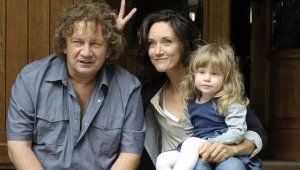 Ilona Ostrowska, Paweł Królikowski i Weronika Kunka na planie serialu "Ranczo"