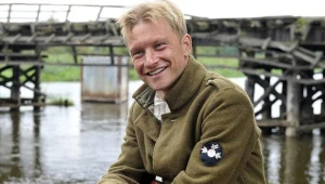 Jakub Wesołowski na planie serialu "1920. Wojna i miłość"