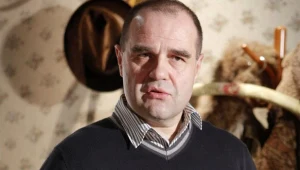 Cezary Żak wyznaje, że lubi kobiety "kruche i skromne"