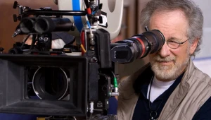 Steven Spielberg w sytuacji, w której czuje się najlepiej - za kamerą