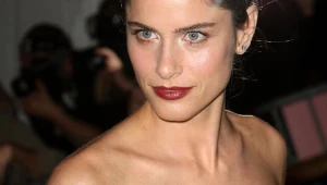 Amanda Peet przestała być kojarzona wyłącznie z komediowym repertuarem - fot. Andrew H. Walker
