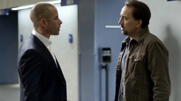 Guy Pearce i Nicolas Cage w scenie z filmu "Bóg zemsty" Guy Pearce i Nicolas Cage w scenie z filmu "Bóg zemsty"