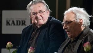 Kaziemierz Kutz z Józefem Henem na premierze zrekonstuowanej wersji "Nikt nie woła"