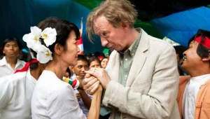 Michelle Yeoh i David Thewlis w filmie "The Lady"