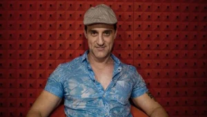 Według recenzentów Aniello Arena ma charyzmę Roberta De Niro