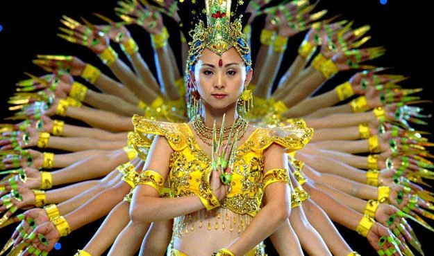 Kadr z filmu "Samsara" Kadr z filmu "Samsara"