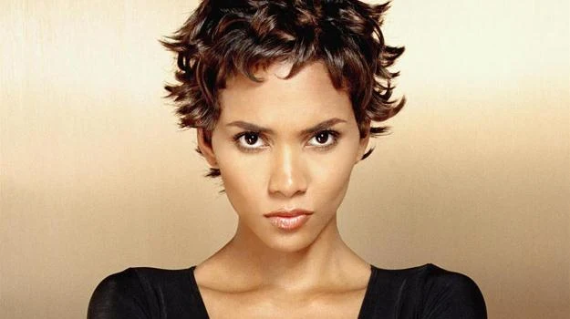 Halle Berry: Rozbiorę się wtedy, kiedy scena będzie tego absolutnie wymagać. Mam dość nagości Halle Berry: Rozbiorę się wtedy, kiedy scena będzie tego absolutnie wymagać. Mam dość nagości