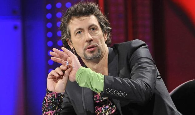 Szymon Majewski w "Rozmowach w toku" (2010 rok) Szymon Majewski w "Rozmowach w toku" (2010 rok)