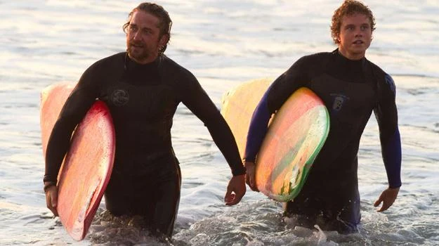 Gerard Butler i Jonny Weston w scenie z filmu "Wysoka fala" Gerard Butler i Jonny Weston w scenie z filmu "Wysoka fala"