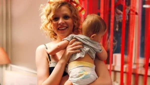 Magdalena Berus w scenie z filmu "Bejbi blues"