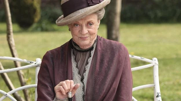 Maggie Smith w scenie z serialu "Downton Abbey" Maggie Smith w scenie z serialu "Downton Abbey"