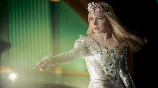 MIchelle Williams jako czarownica Glinda z krainy Oz MIchelle Williams jako czarownica Glinda z krainy Oz