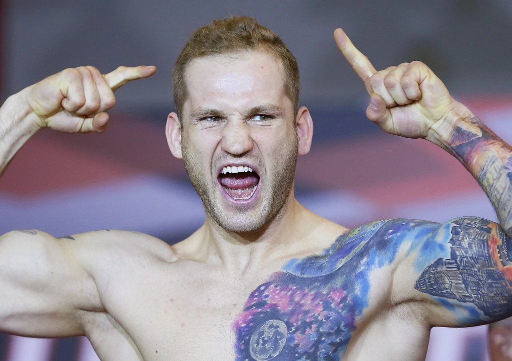 Łukasz Janik na oficjalnym ważeniu przed walką z Grigorijem Drozdem Łukasz Janik na oficjalnym ważeniu przed walką z Grigorijem Drozdem