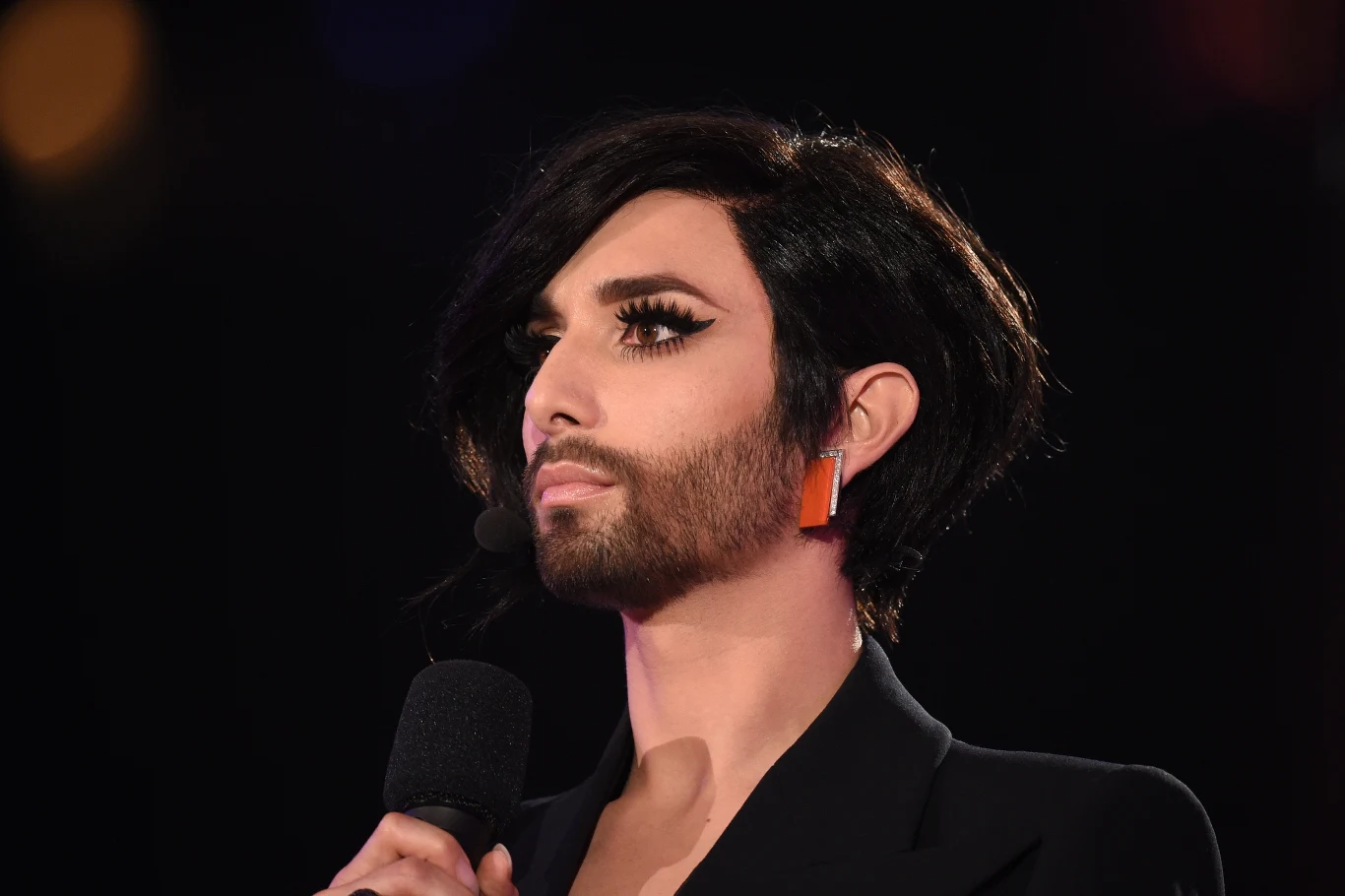 Conchita Wurst prowadziła wywiady z uczestnikami
