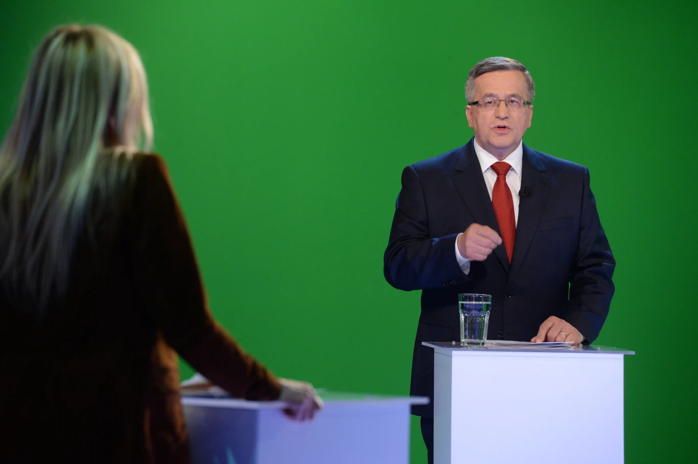 Już bez proporczyka Bronisław Komorowski rozpoczął swoją wypowiedź