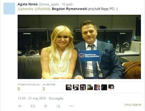 Wędrującą chorągiewką zaopiekowali się w końcu Monika Olejnik i Bogdan Rymanowski
