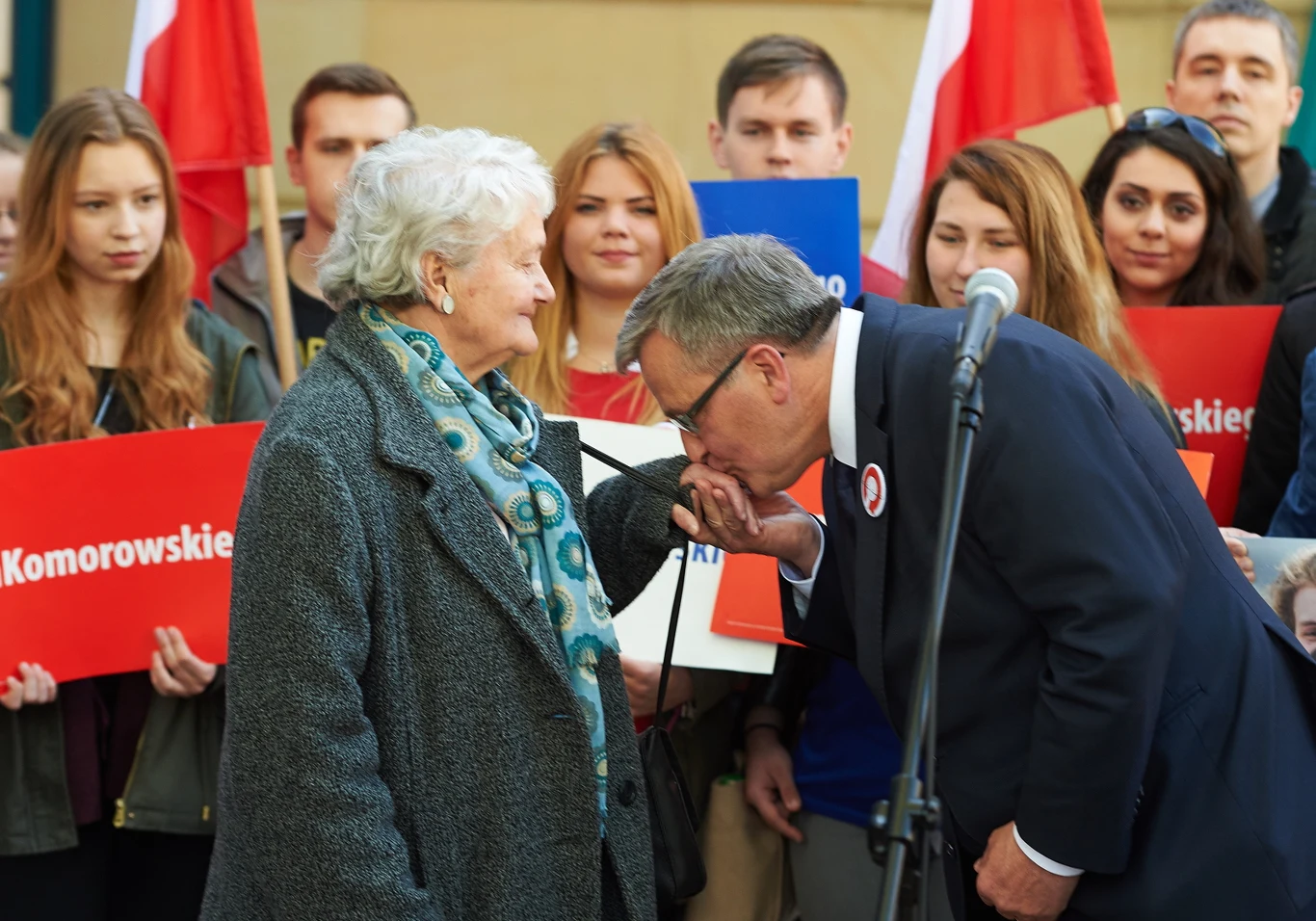 Bronisław Komorowski z matką Jadwigą