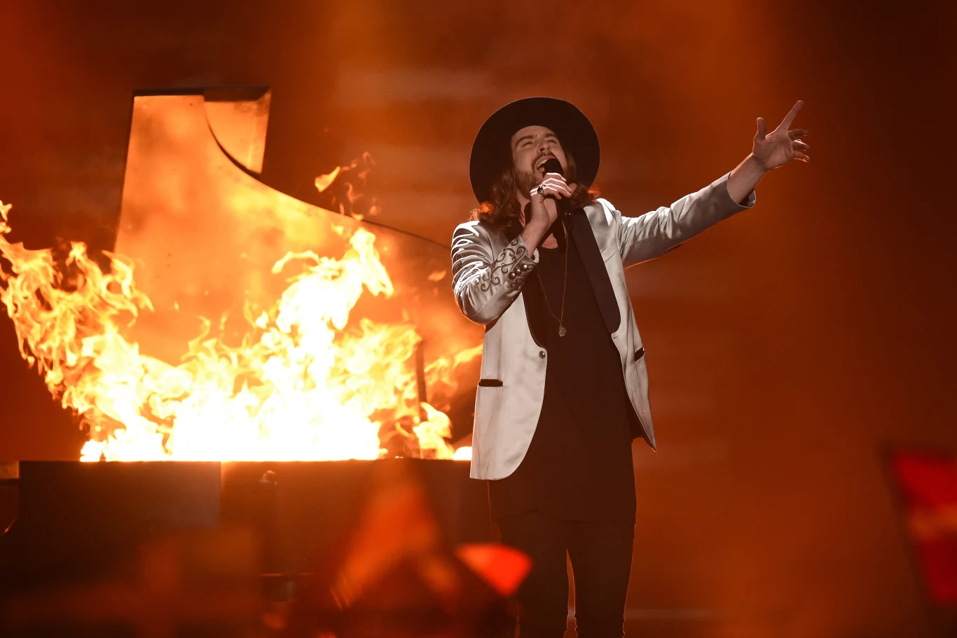 Płonący fortepian w trakcie austriackiego występu