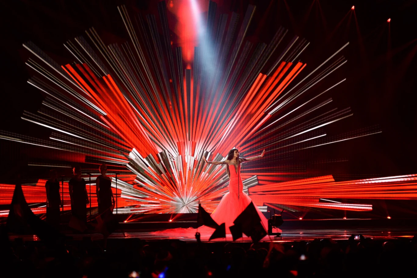 Aminata z Łotwy w utworze "Love Injected"