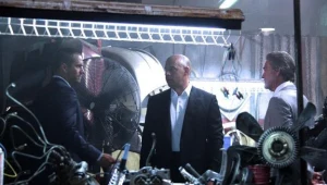 Paul Walker, Vin Diesel i Kurt Russell na planie filmu "Szybcy i wściekli 7"