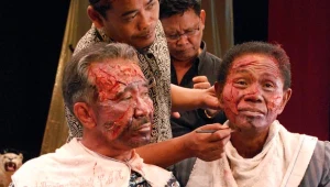 Bohaterowie "Sceny zbrodni" w trakcie charakteryzacji.