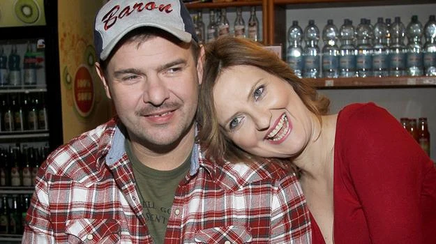 Główne role w serialu "Baron 24" grają Tomasz Karolak i Izabela Kuna / fot. Jordan Krzemiński Główne role w serialu "Baron 24" grają Tomasz Karolak i Izabela Kuna / fot. Jordan Krzemiński