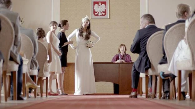 A gdzie narzeczony? Anna Czartoryska-Niemczycka w scenie z filmu "Facet (nie)potrzebny od zaraz" A gdzie narzeczony? Anna Czartoryska-Niemczycka w scenie z filmu "Facet (nie)potrzebny od zaraz"