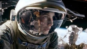 W przygotowywaniu się do roli Sandrze Bullock pomagała jedna z astronautek NASA.