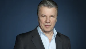 Emilian Kamiński ma powody do radości.