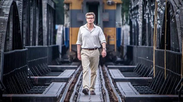 Colin Firth w scenie z filmu "Droga do zapomnienia" Colin Firth w scenie z filmu "Droga do zapomnienia"