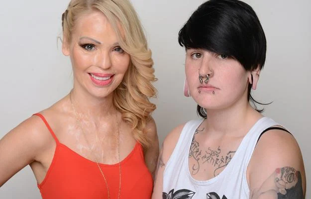 Katie Piper i jedna z bohaterek programu "Piękno do poprawki" Katie Piper i jedna z bohaterek programu "Piękno do poprawki"