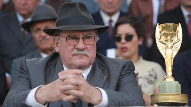 Gerard Depardieu jako Jules Rimet Gerard Depardieu jako Jules Rimet