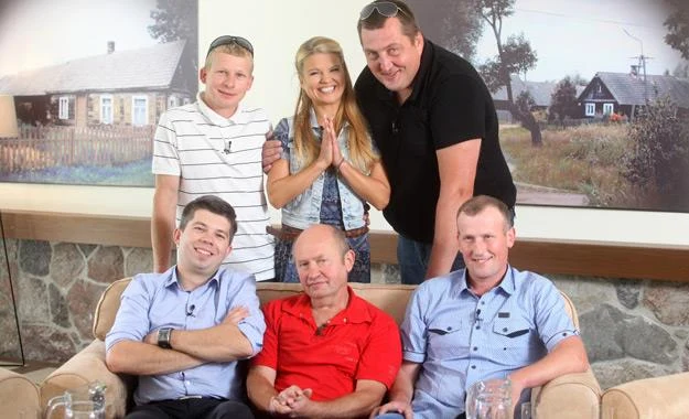 Uczestnicy programu z prowadzącą, fot. Wojciech Kurczewski / Fremnatle Media Polska Uczestnicy programu z prowadzącą, fot. Wojciech Kurczewski / Fremnatle Media Polska