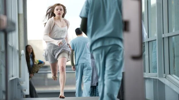 Chloë Grace Moretz w filmie "Zostań, jeśli kochasz" Chloë Grace Moretz w filmie "Zostań, jeśli kochasz"