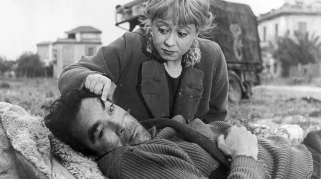 Anthony Quinn i Giulietta Masina w scenie z filmu "La strada" Anthony Quinn i Giulietta Masina w scenie z filmu "La strada"