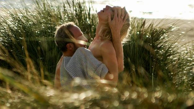 Łukasz Simlat i Joanna Orleańska w filmie "Zbliżenia" Łukasz Simlat i Joanna Orleańska w filmie "Zbliżenia"