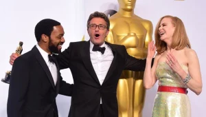 Paweł Pawlikowski z Oscarem w towrzystwie Chiwetela Ejiofora i Nicole Kidman