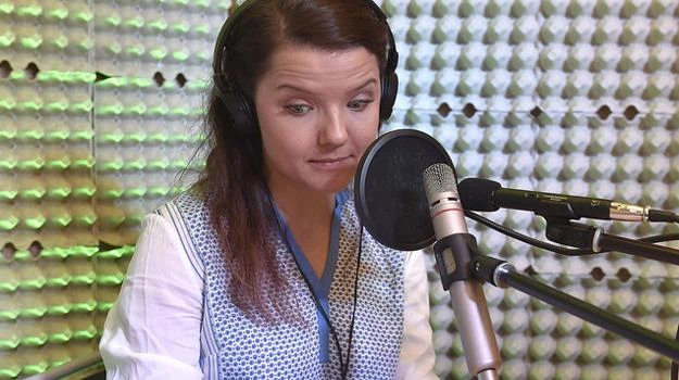 Dubbing jest naprawdę trudną sztuką - przekonuje Joanna Jabłczyńska / fot. Gałązka Dubbing jest naprawdę trudną sztuką - przekonuje Joanna Jabłczyńska / fot. Gałązka