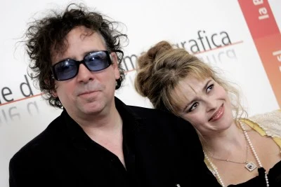 Tim Burton z żoną Heleną Bonham-Carter na festiwalu w Wenecji, 7 września 2005