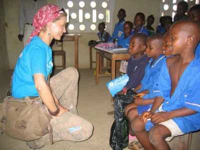 Małgorzata Foremniak z dziećmi z Sierra Leone - fot. UNICEF