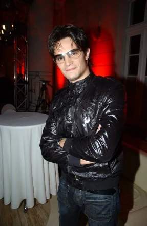 Mikołaj Krawczyk zadebiutował ostatnio na dużym ekranie. Zagrał w komedii romantycznej "Jeszcze raz".